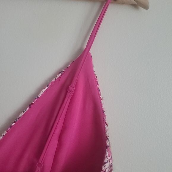 REVOLVE House of Harlow 1960. NWT. Candy Pink V-Neck Tweed. Dress Size M - Picture 3 of 10